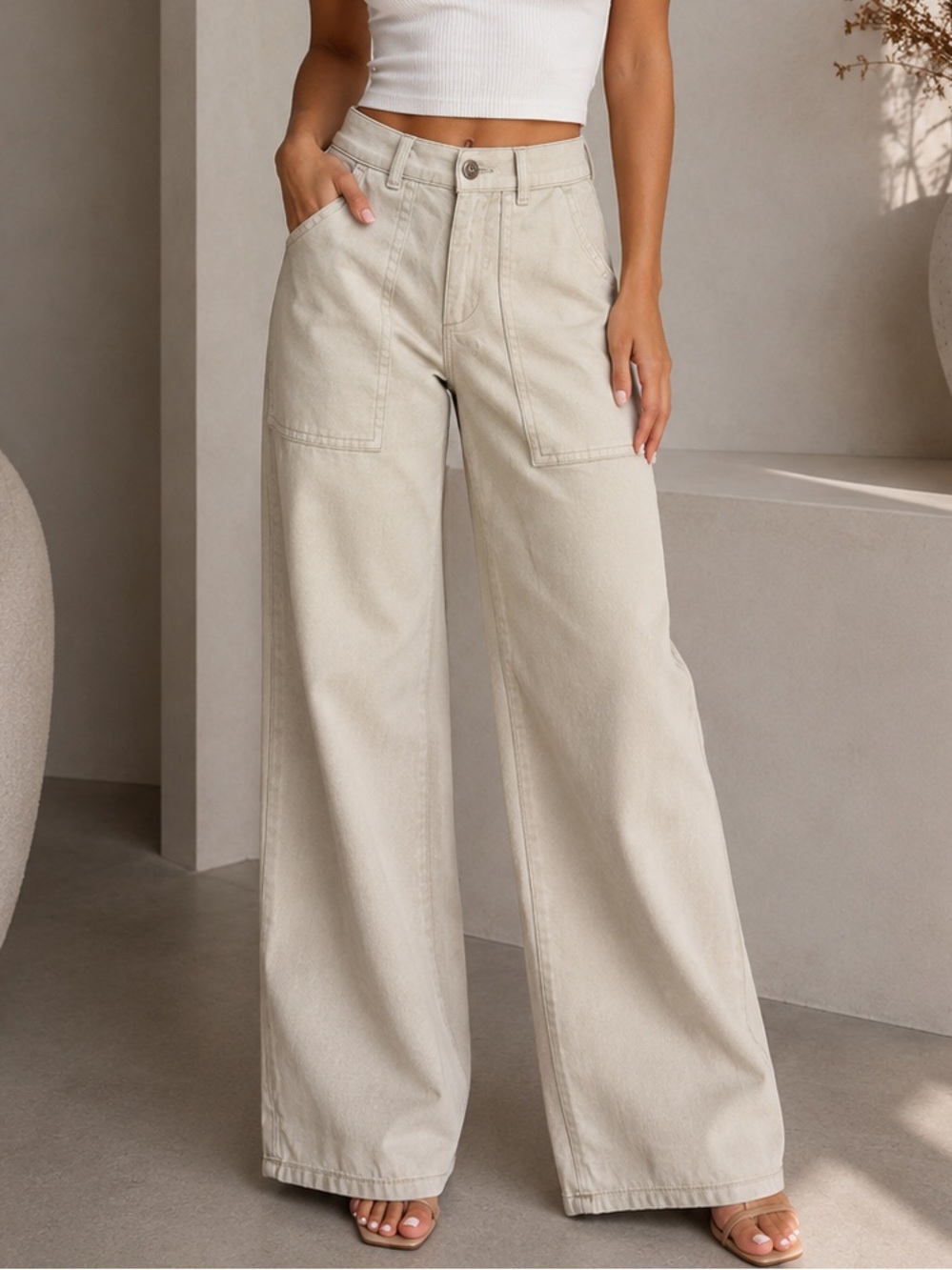 Everlane Women's Beige Wide Leg Jeans High Rise
Size 6R Utility Pocket